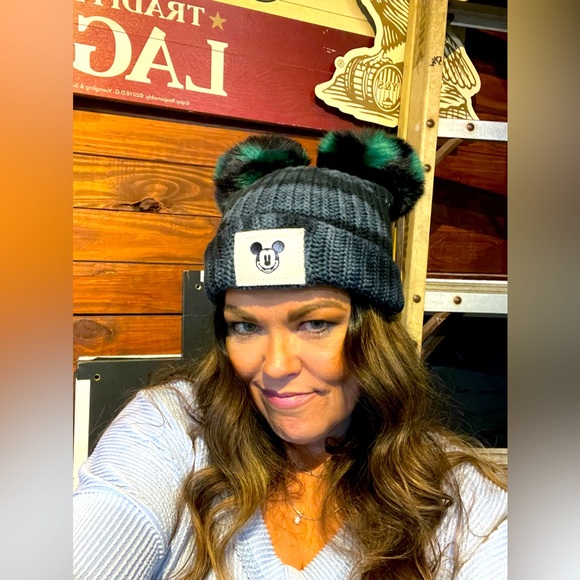 Please feel free to make offers on the items! - Picture 1 of 1